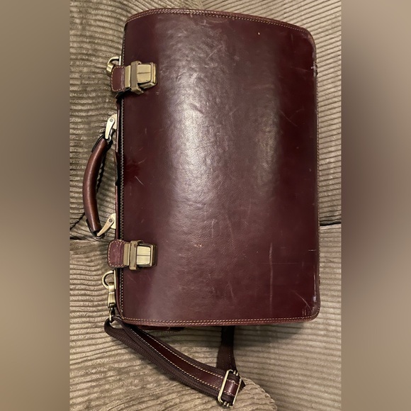 Classic Leather Briefcase in Rich Brown - Picture 3 of 8